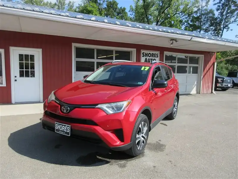 2017 Toyota RAV4 LE AWD's photo