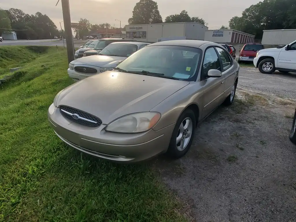 2001 Ford Taurus SES's photo