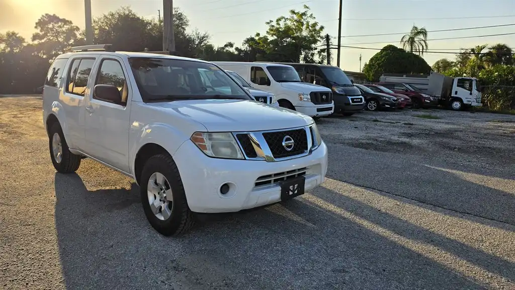 2010 Nissan Pathfinder S 4x4's photo