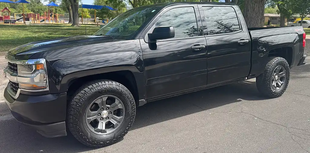 2017 Chevrolet Silverado 1500 Work Truck 1WT 4X4 Crew Cab Short Box's photo