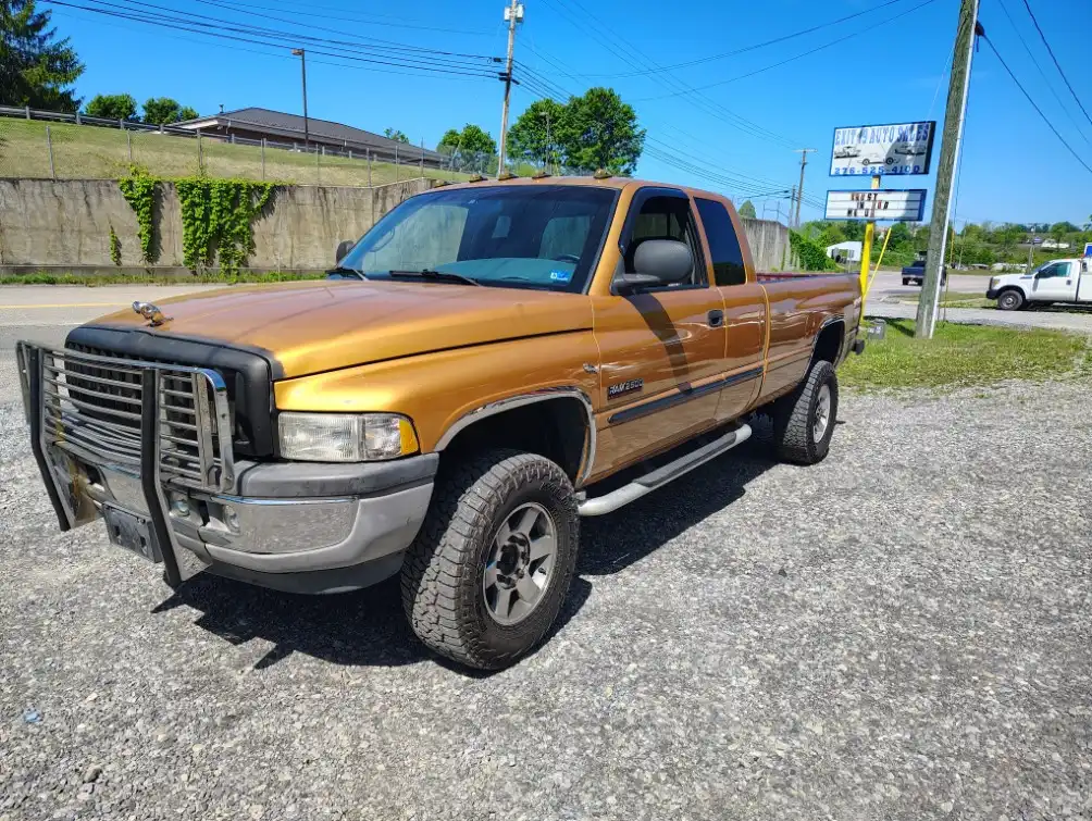 2001 Dodge Ram 1500 2500 4X4 QUAD CAB SWB's photo