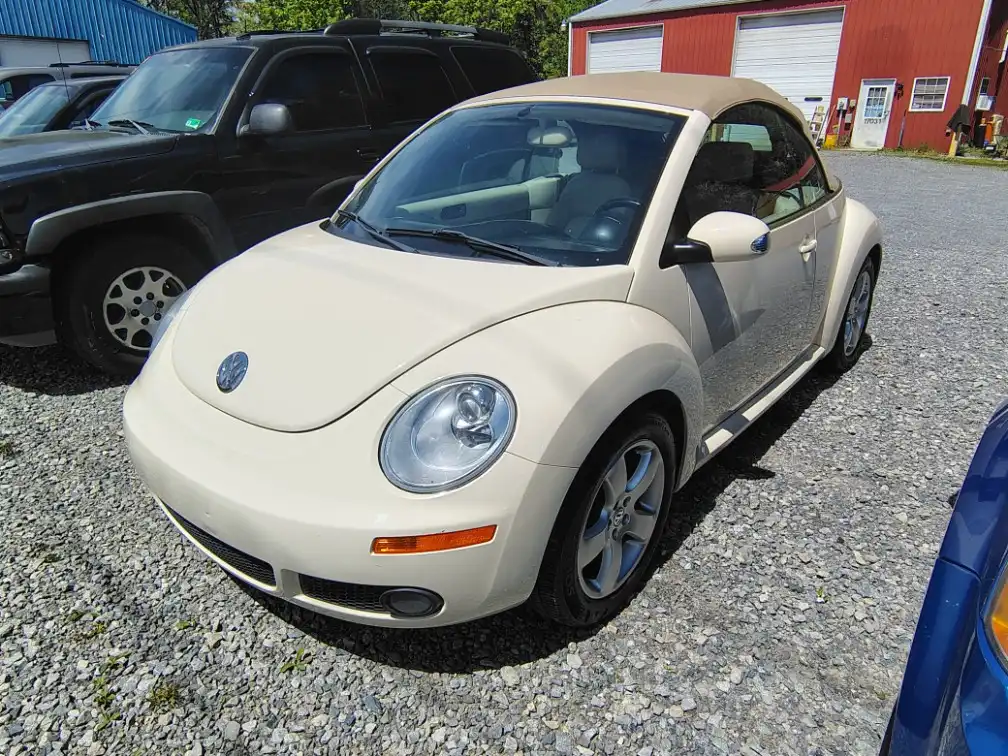 2006 Volkswagen Beetle 2.5 6AT's photo