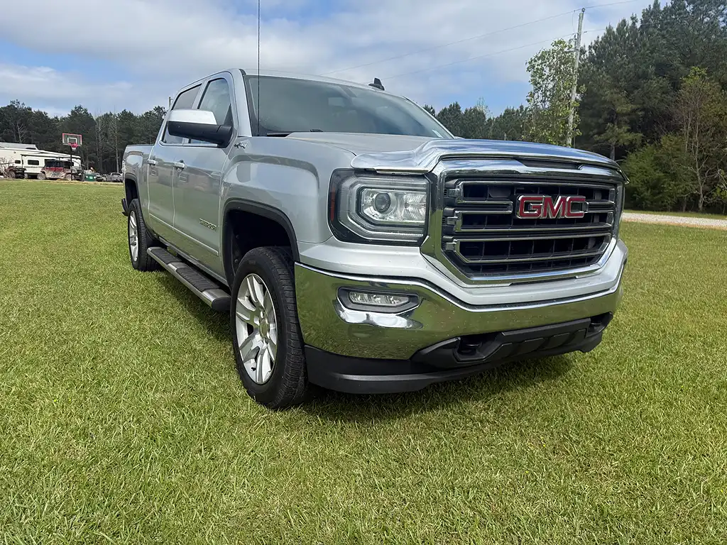 2016 GMC Sierra 4WD Crew Cab Short Box SLE's photo
