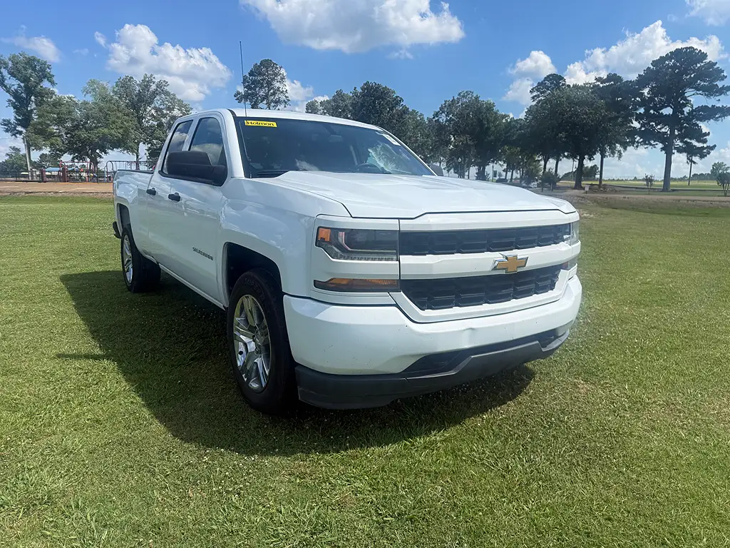 2017 Chevrolet Silverado 1500 Custom Double Cab Std Box photo 1