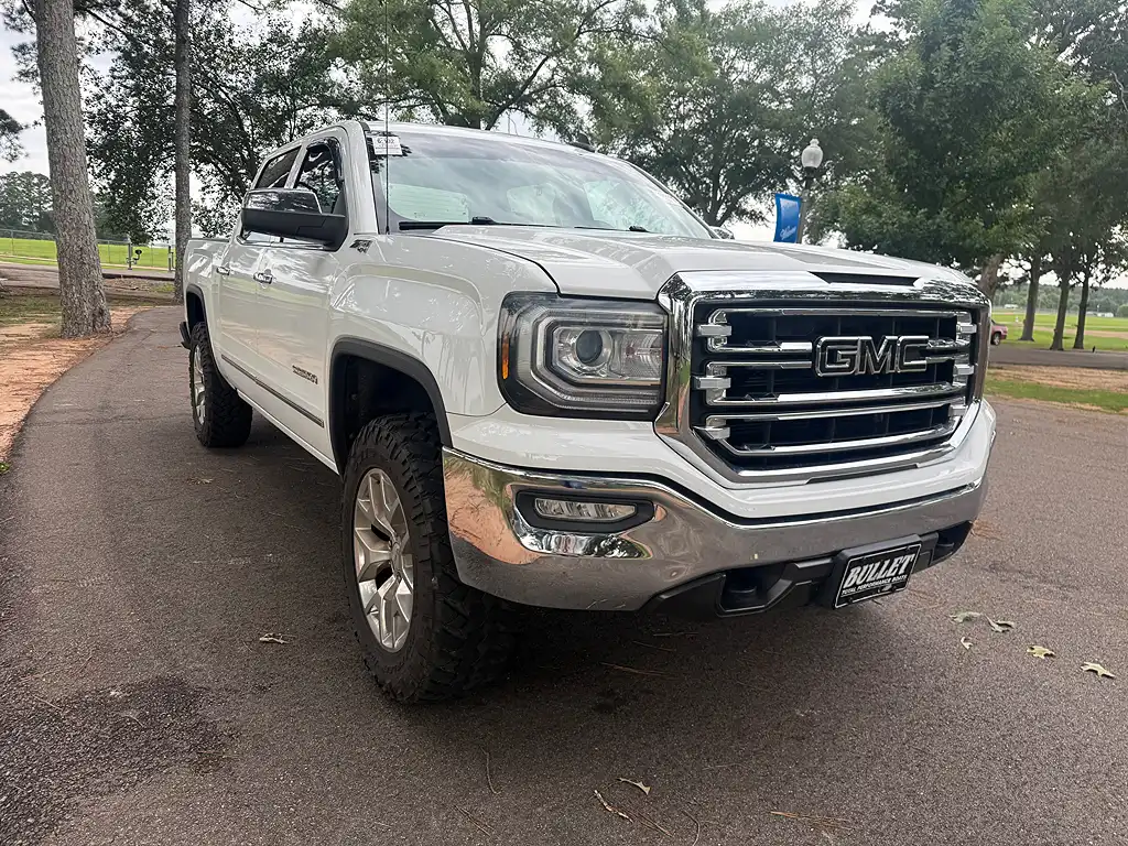2017 GMC Sierra 4WD Crew Cab Short Box SLT's photo