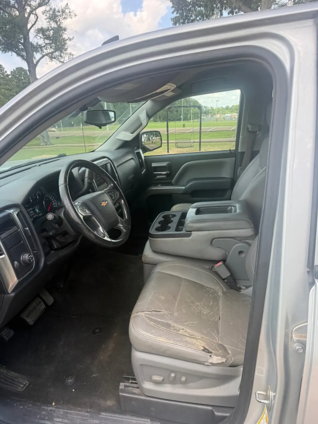 2014 Chevrolet Silverado 1500 LT Crew Cab Short Box photo 4