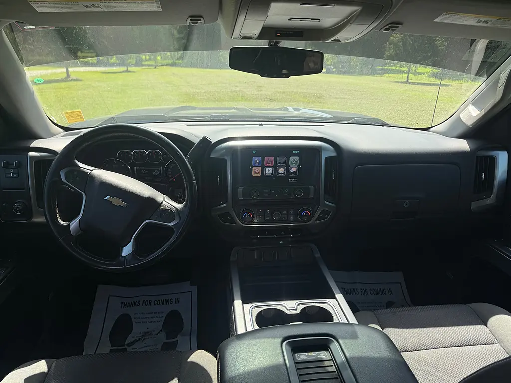 2016 Chevrolet Silverado 1500 LT Crew Cab Short Box photo 4
