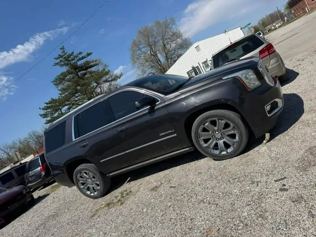 2015 GMC Yukon 4WD Denali's photo