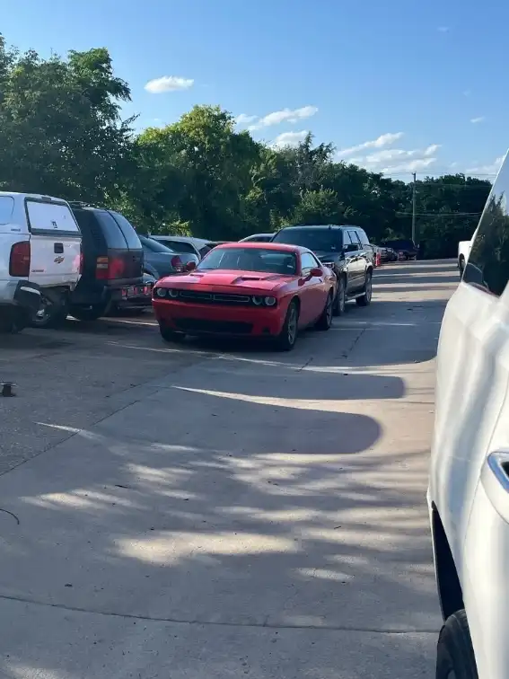 2016 Dodge Challenger SXT's photo
