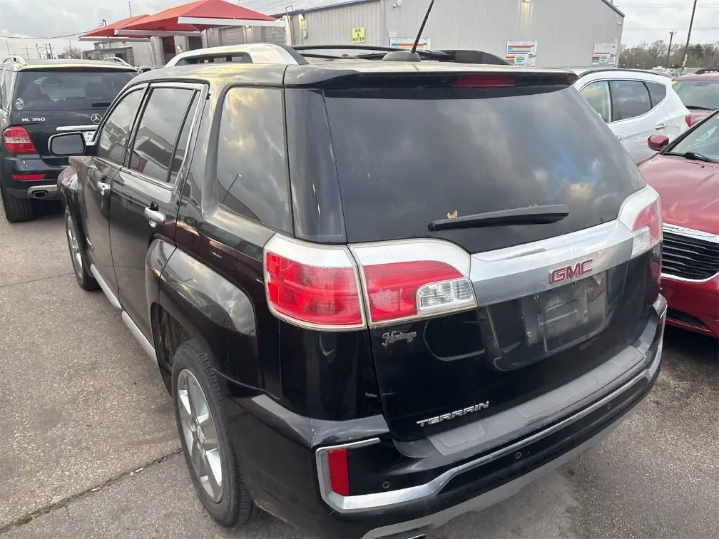 2016 GMC Terrain Denali FWD photo 3