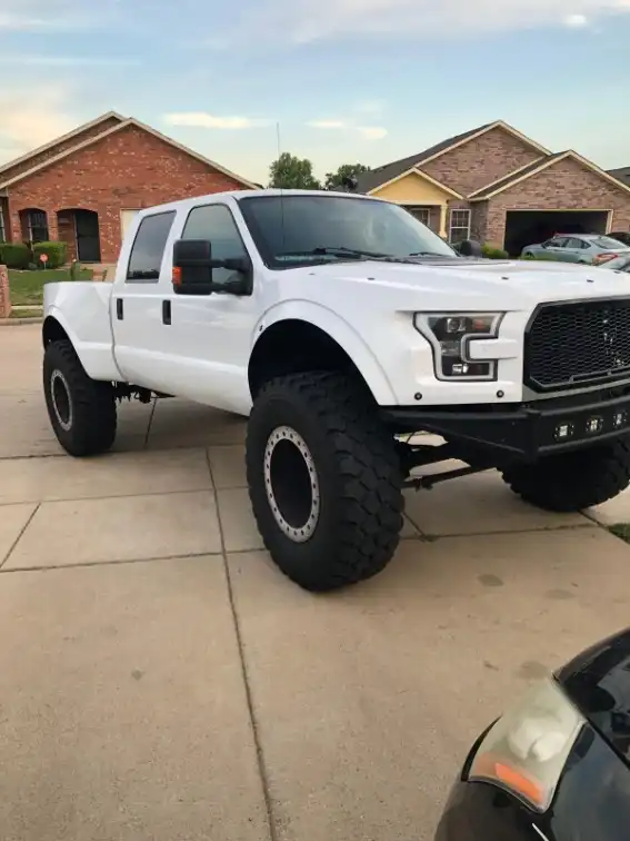 2016 Ford F-250 XLT 4WD Crew Cab 8' Box's photo