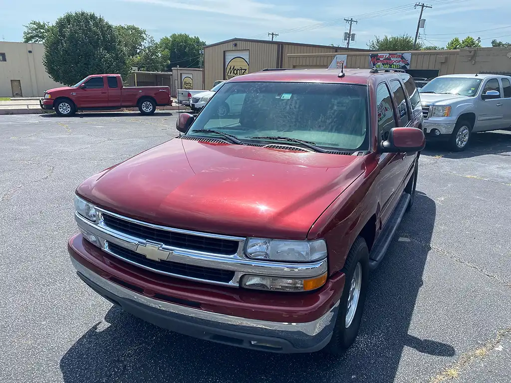 2003 Chevrolet Suburban 2WD 1500 Series LS's photo