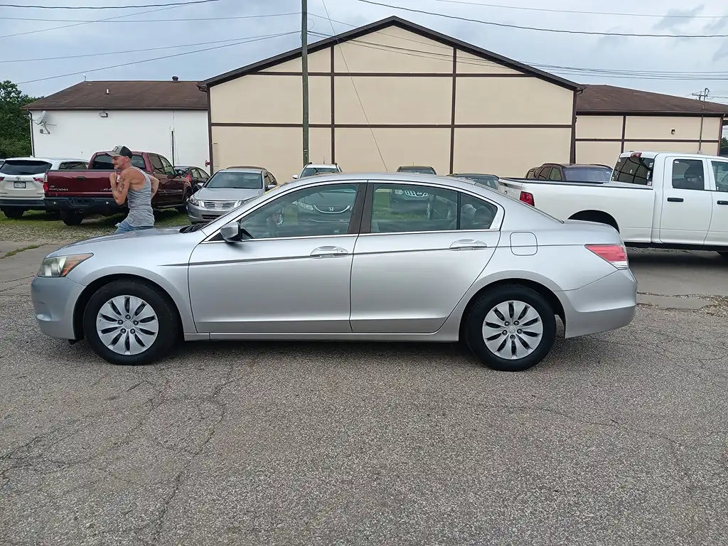 2010 Honda Accord LX Auto's photo
