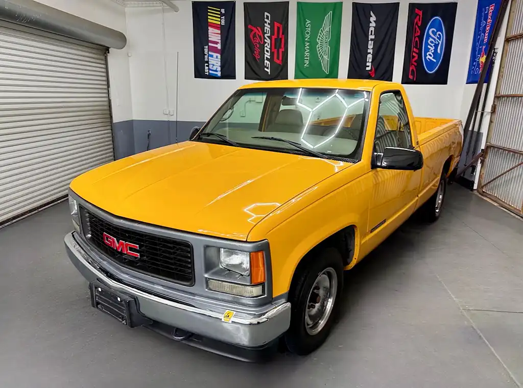 1998 GMC Sierra C2500 SL LWB's photo