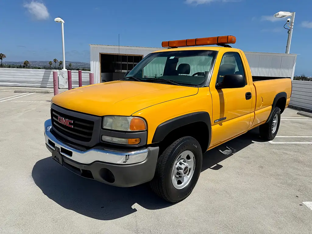 2003 GMC Sierra's photo