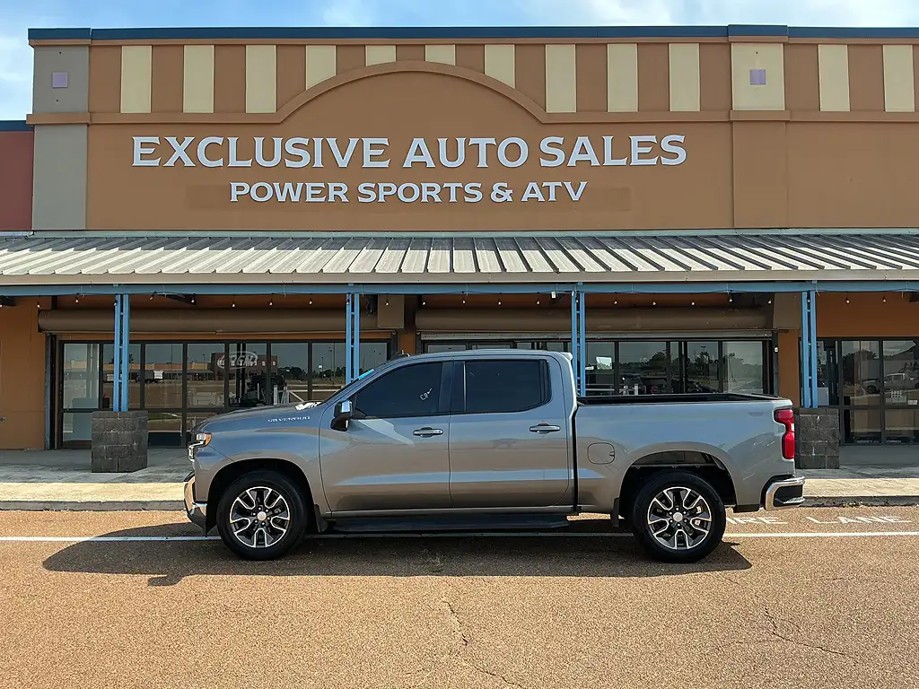 2020 Chevrolet Silverado 1500 LT Crew Cab Short Box's photo