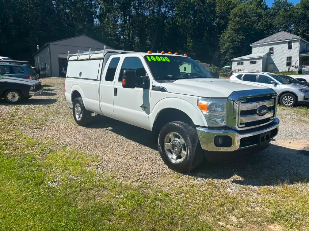 2016 Ford F-250 XLT 4x4 SuperCab 8' Box's photo