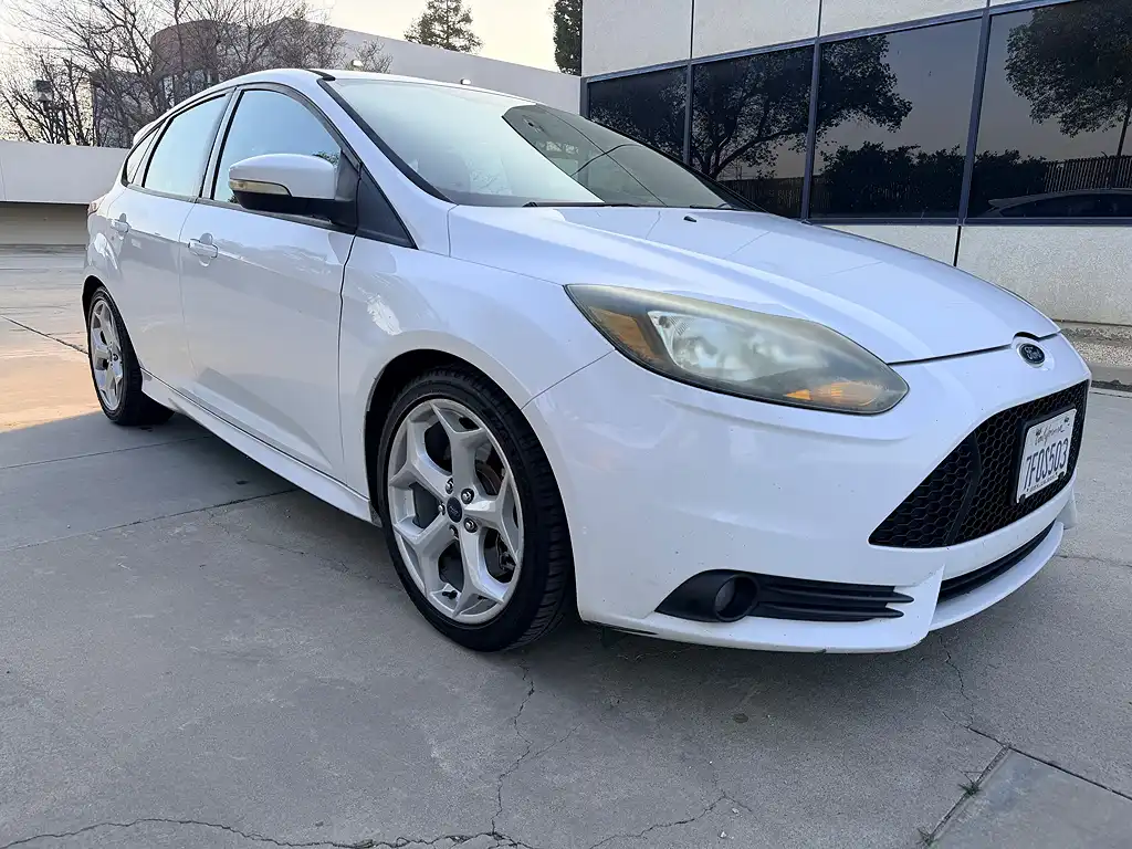 2014 Ford Focus 5 Door Hatch ST's photo