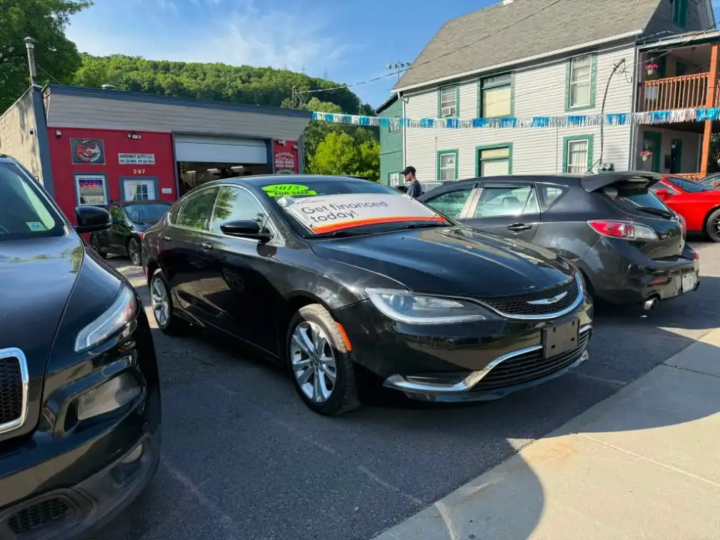 2015 Chrysler 200 Limited's photo
