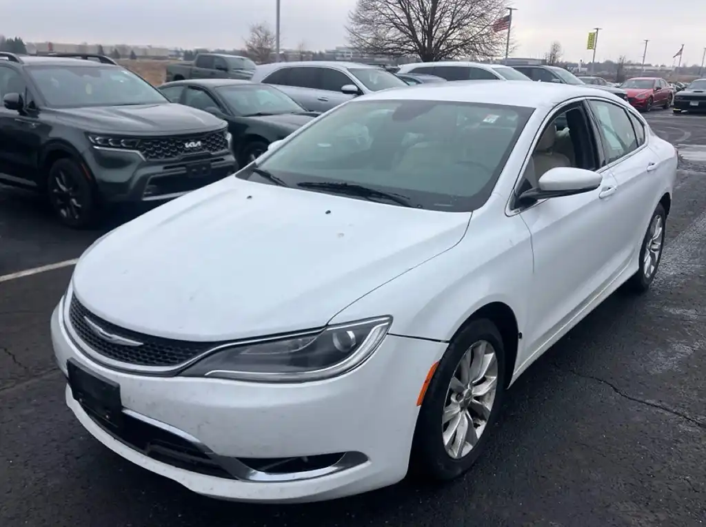 2015 Chrysler 200 C's photo