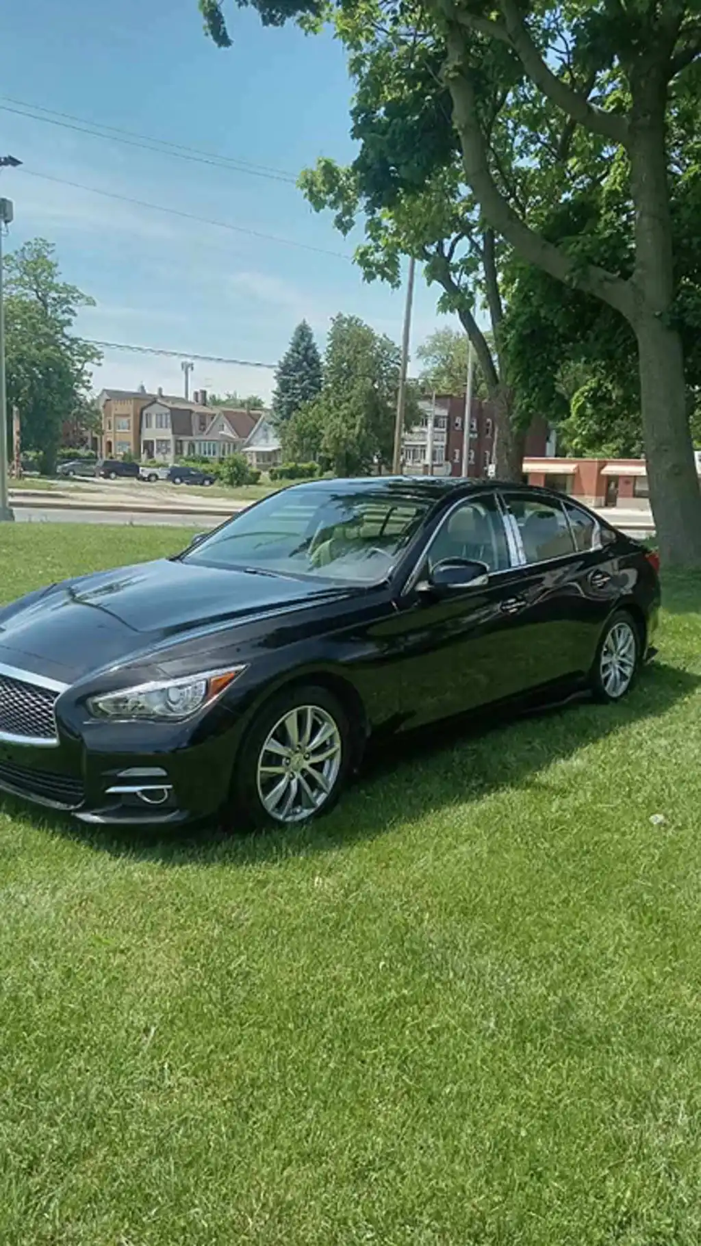 2014 INFINITI Q50 Premium's photo