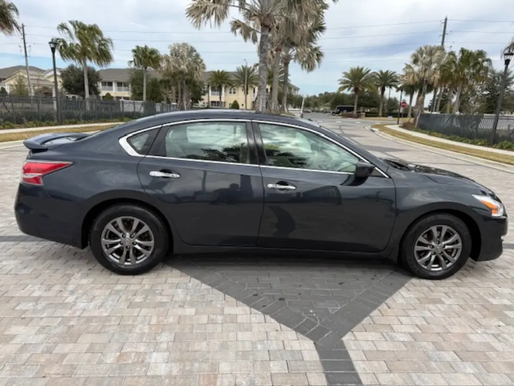 2015 Nissan Altima 2.5 S photo 4