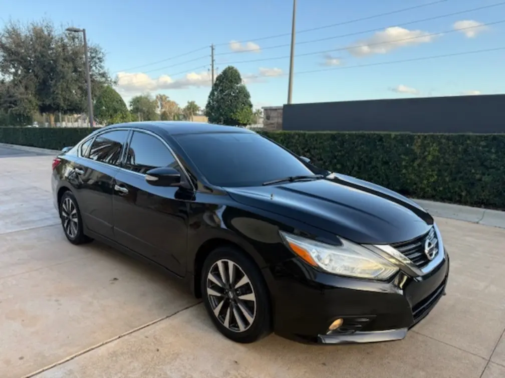 2017 Nissan Altima 2.5 SV photo 5