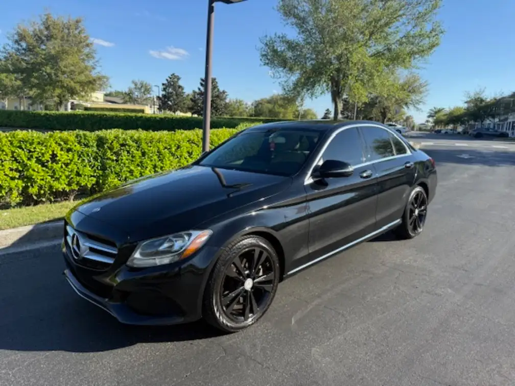 2016 Mercedes-Benz C-Class C300 photo 1