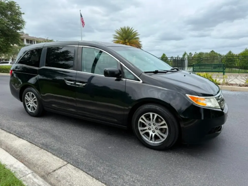2012 Honda Odyssey EX-L photo 3