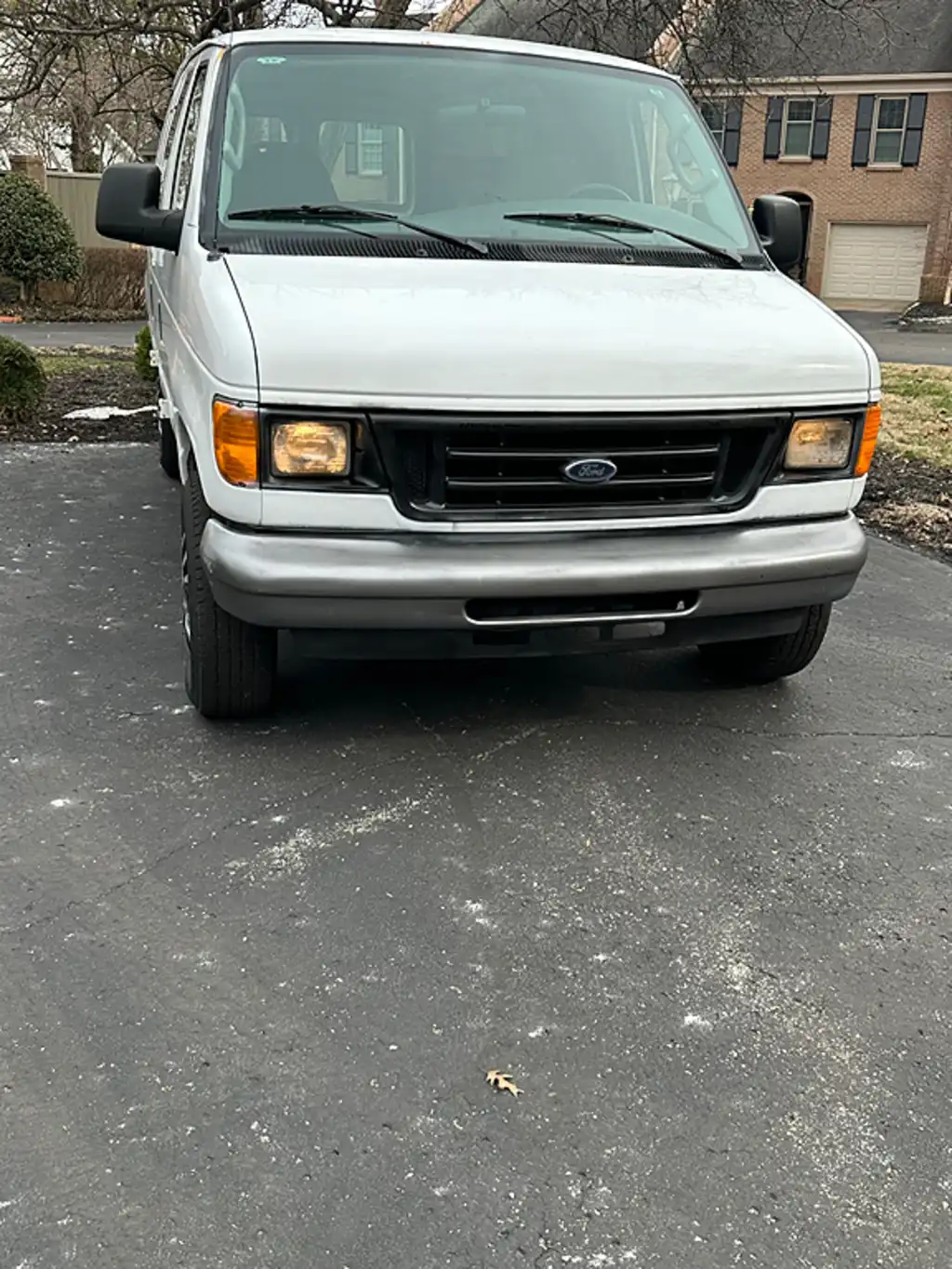 2006 Ford E-Series E-250 Van's photo