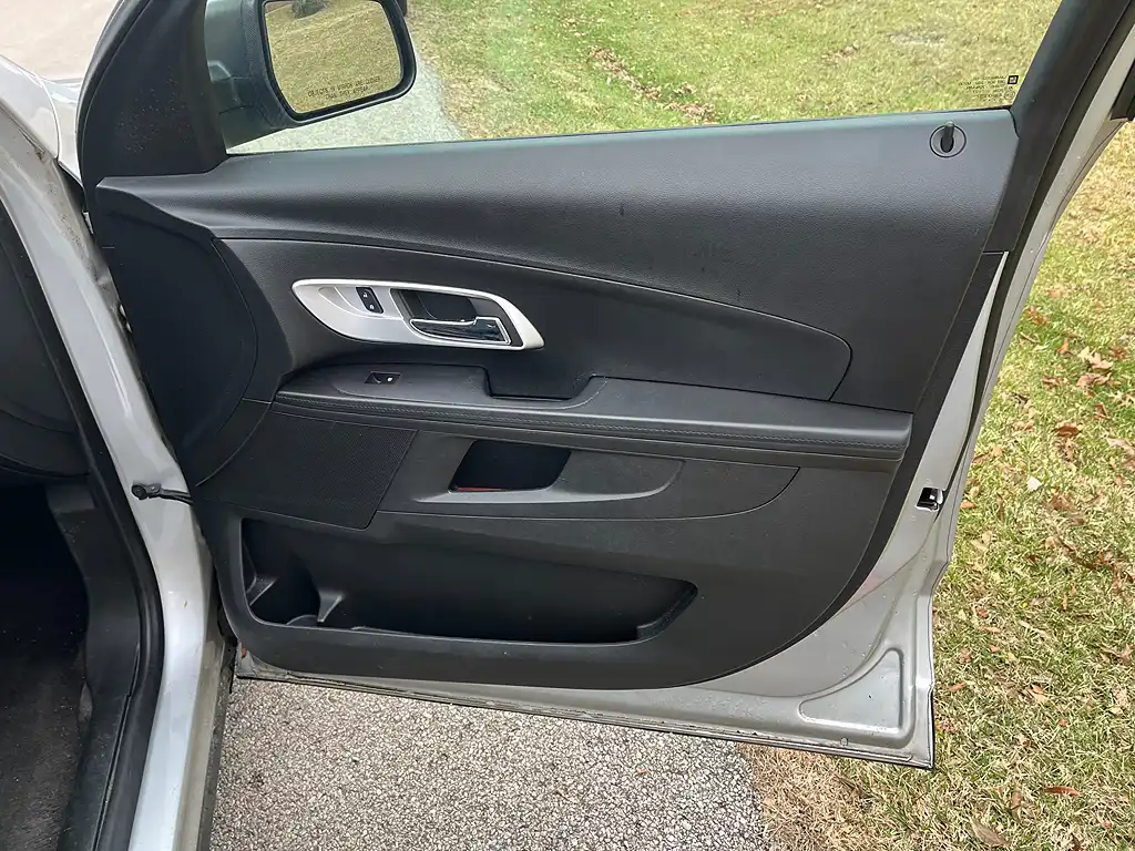 2016 Chevrolet Equinox LS's photo