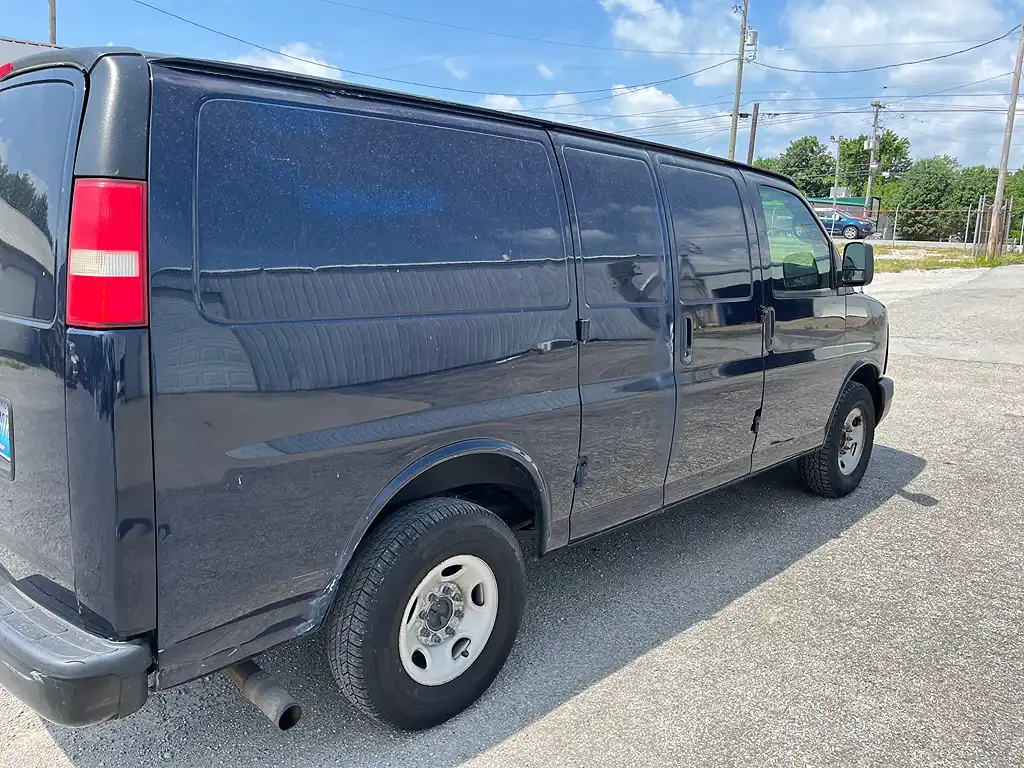 2013 Chevrolet Express 2500 Work Van HD's photo