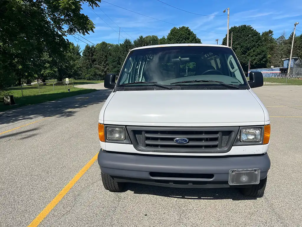 2006 Ford E-Series E-350 Super Duty Extended's photo