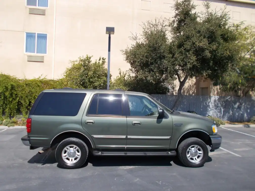 2001 Ford Expedition Base's photo