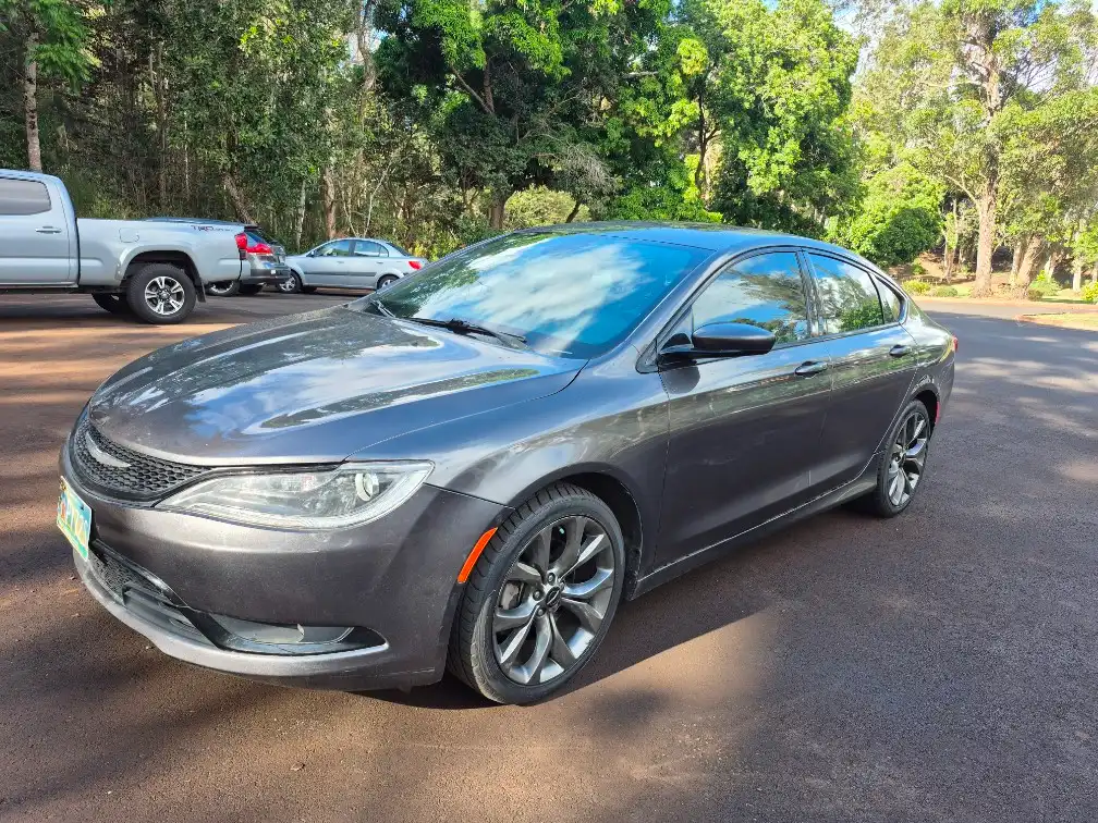2015 Chrysler 200 S's photo