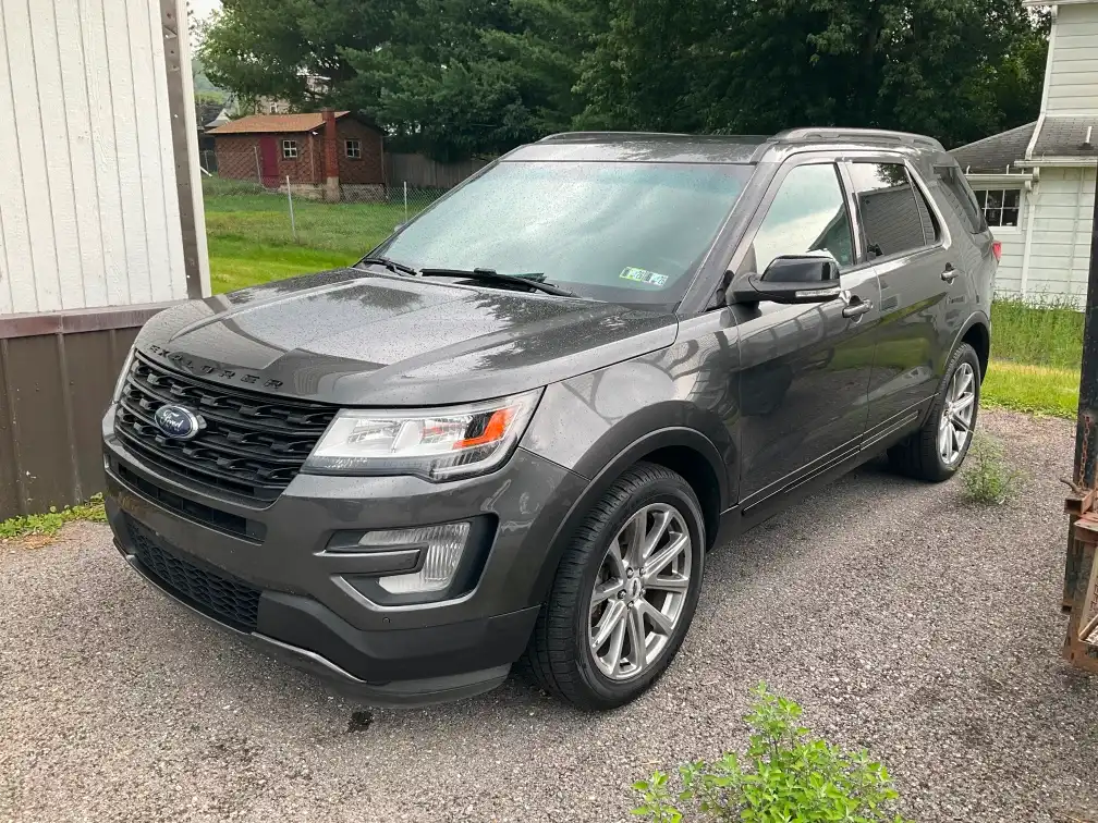 2017 Ford Explorer XLT 4WD's photo