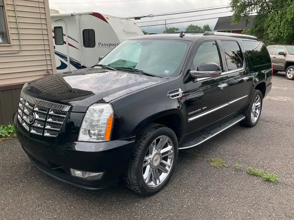 2011 Cadillac Escalade ESV AWD Luxury's photo