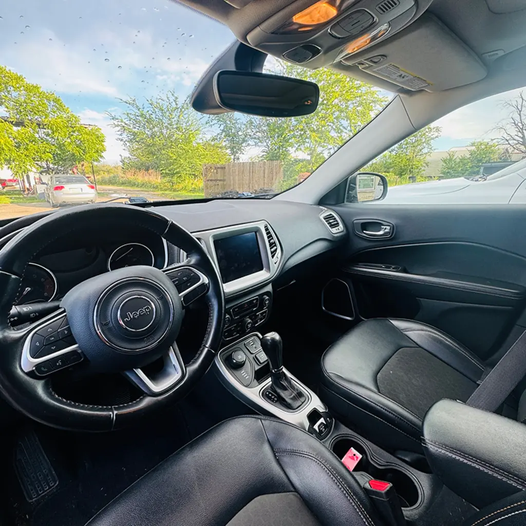 2017 Jeep Compass Latitude 4X4 photo 3