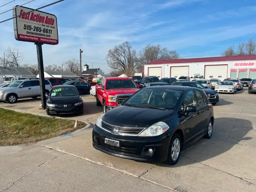 2010 Nissan Versa 1.8 FE+ SL CVT's photo