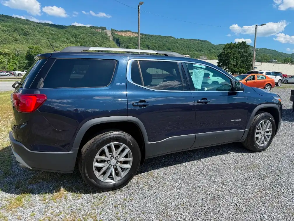 2017 GMC Acadia SLE-2 AWD's photo