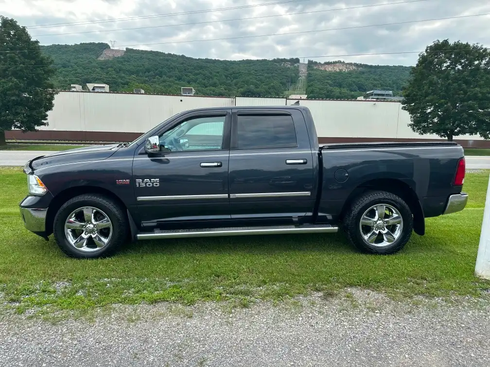 2015 RAM 1500 Big Horn/Lone Star 4x4 Crew Cab's photo