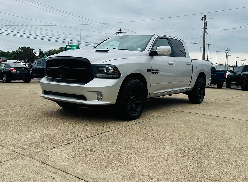 2017 RAM 1500 Night 4x4 Crew Cab 5'7's photo