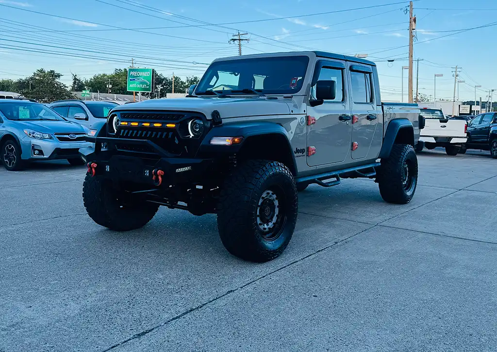 2020 Jeep Gladiator Sport S's photo