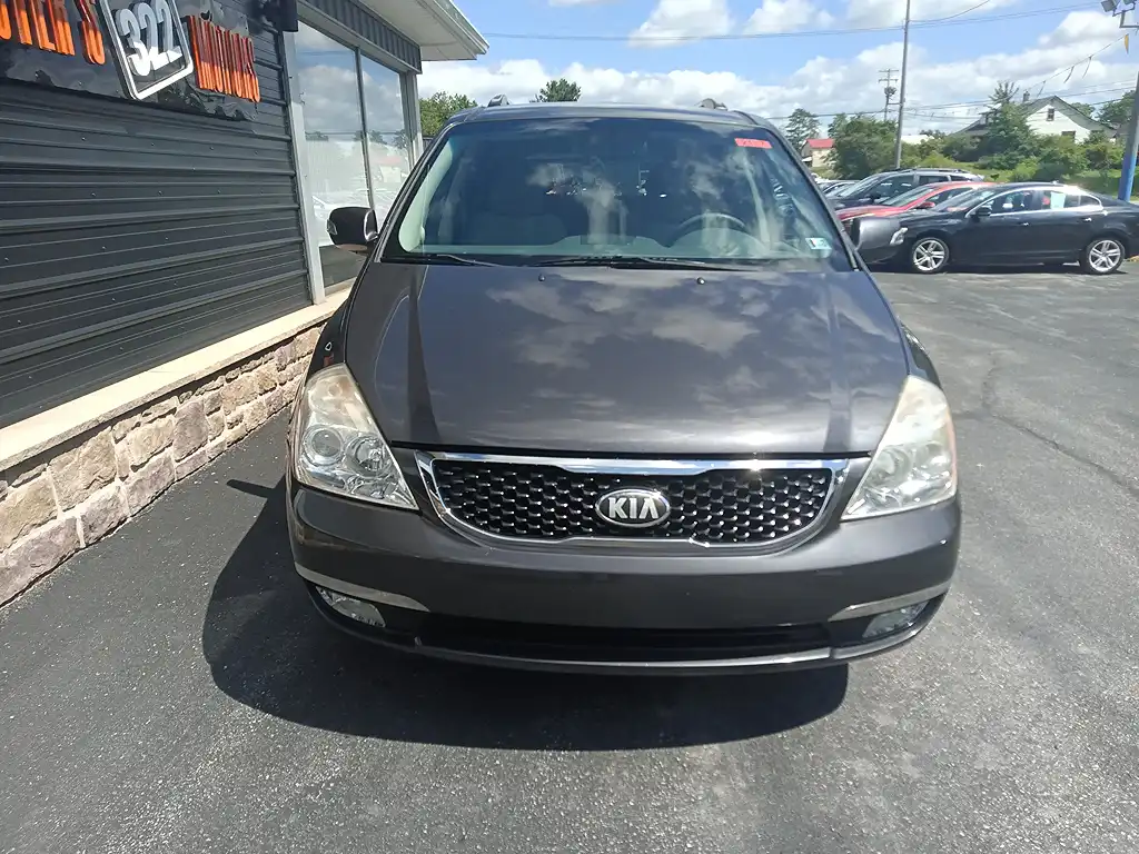 2014 Kia Sedona LX's photo