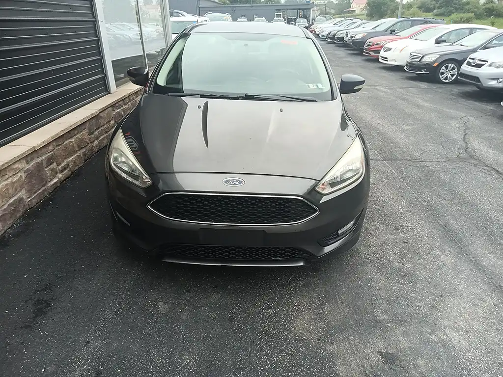 2015 Ford Focus Sedan SE's photo