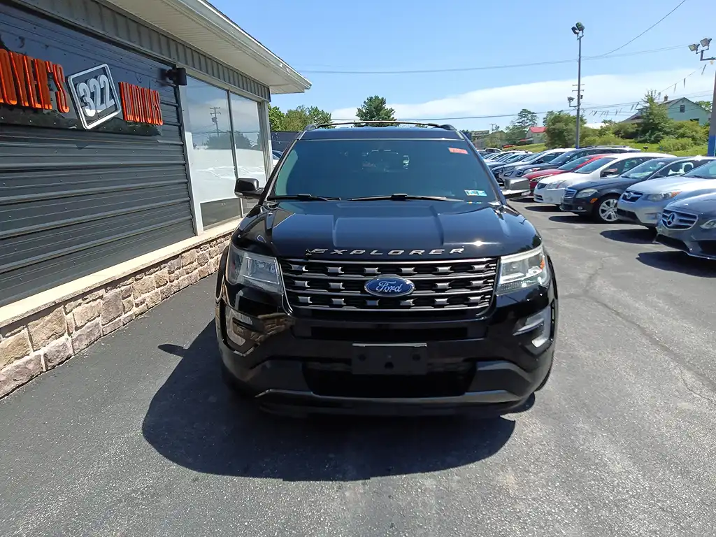 2017 Ford Explorer XLT 4WD's photo