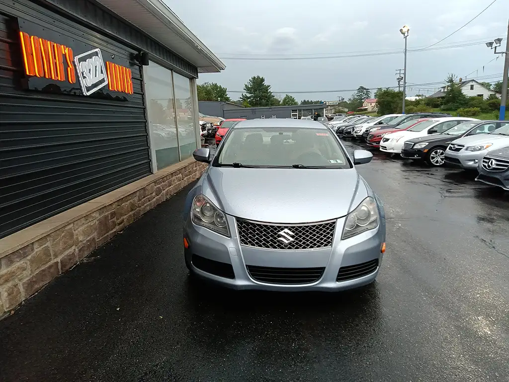 2011 Suzuki Kizashi SE CVT AWD's photo