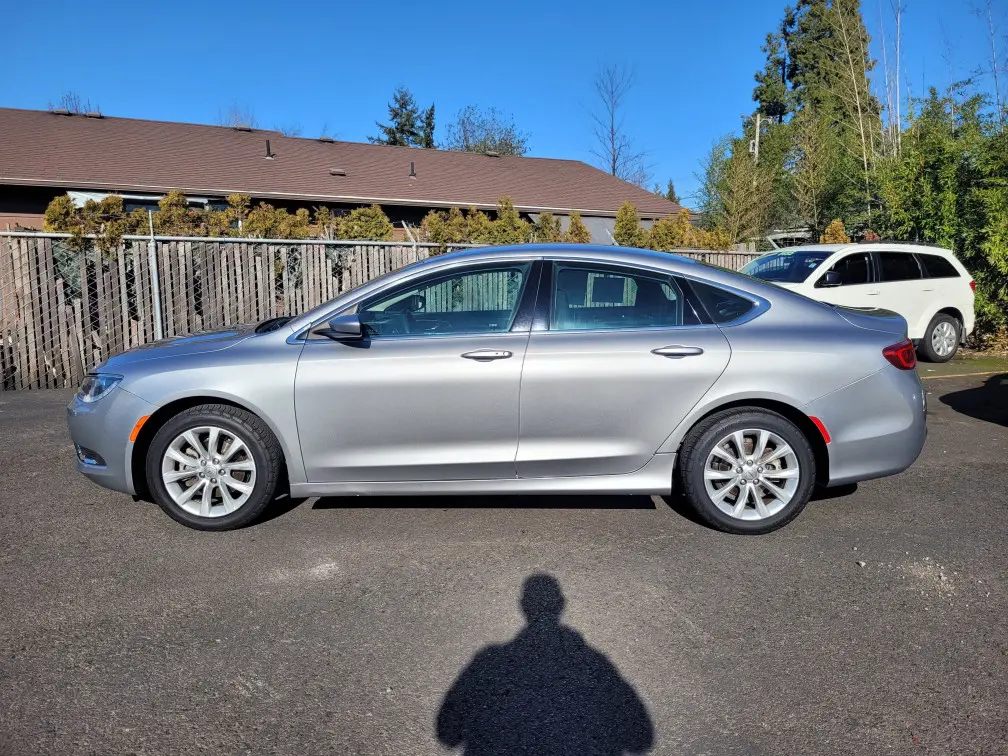 2015 Chrysler 200 Limited photo 4