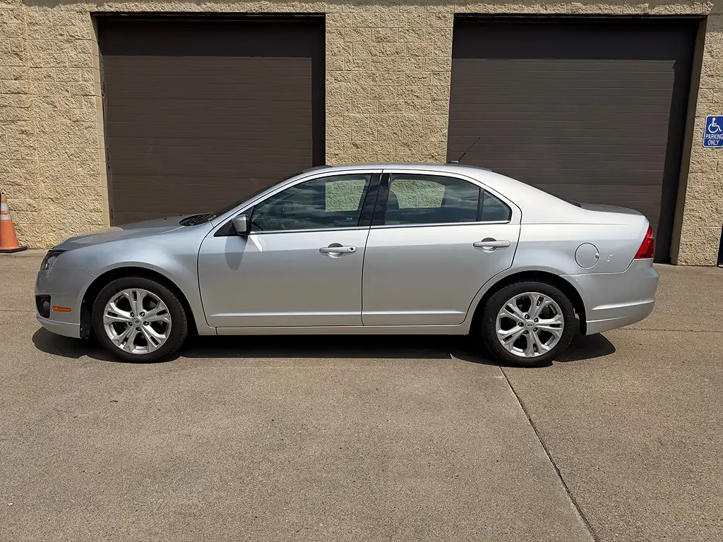2012 Ford Fusion I-4 SE's photo