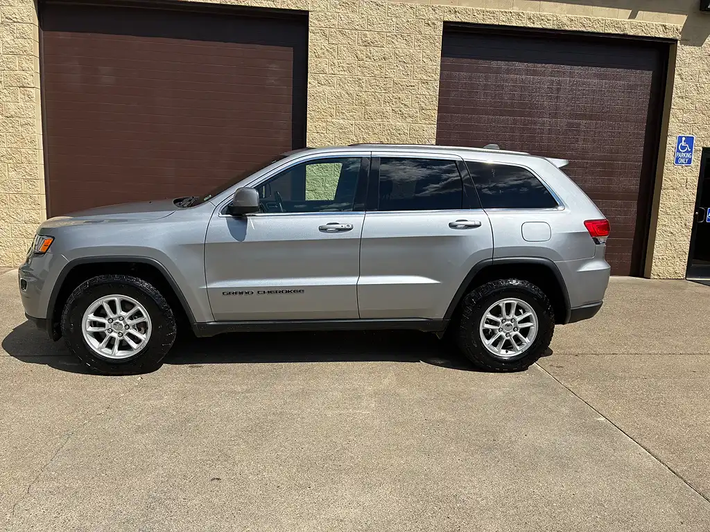 2019 Jeep Grand Cherokee Laredo 4WD's photo